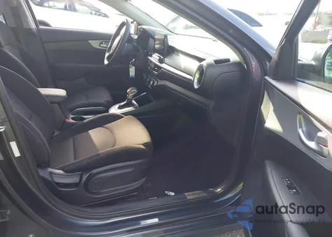 2023 Kia Forte Lxs z USA, uszkodzony, nr VIN 3KPF24AD9PE640318